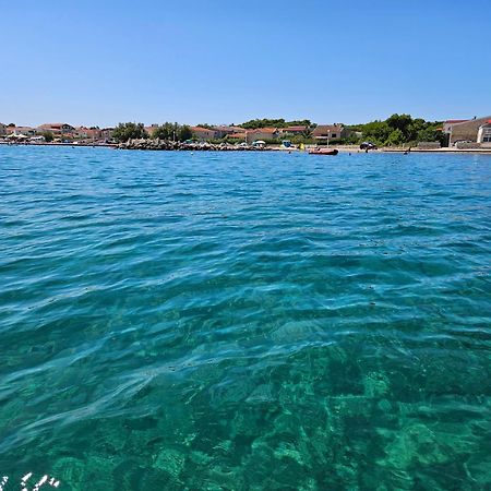 Familien Ferienhaus Vir Croatia 150M Strand Restaurant Einkaufen المظهر الخارجي الصورة