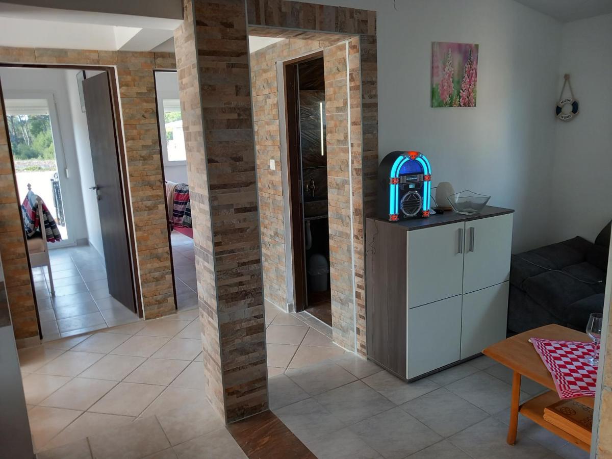 Familien Ferienhaus Vir Croatia 150M Strand Restaurant Einkaufen المظهر الخارجي الصورة