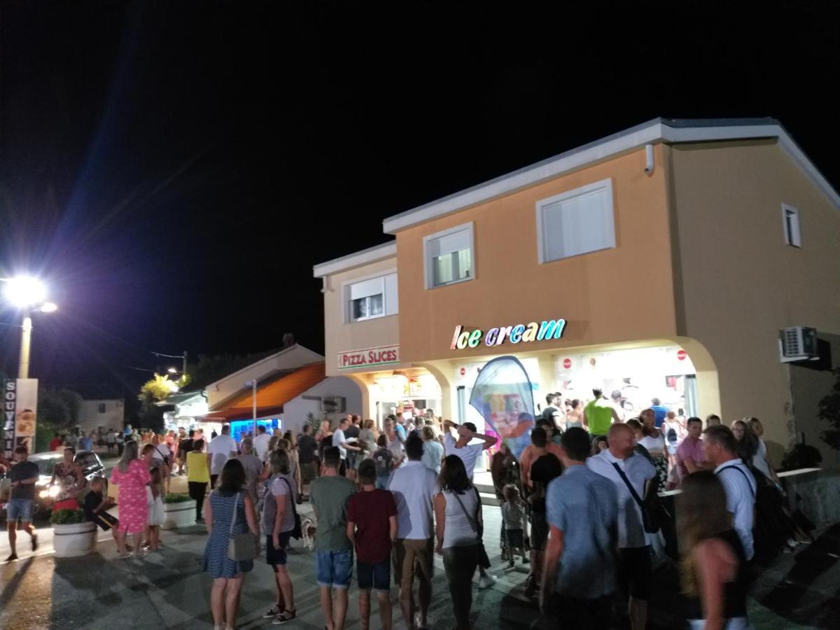 Familien Ferienhaus Vir Croatia 150M Strand Restaurant Einkaufen المظهر الخارجي الصورة
