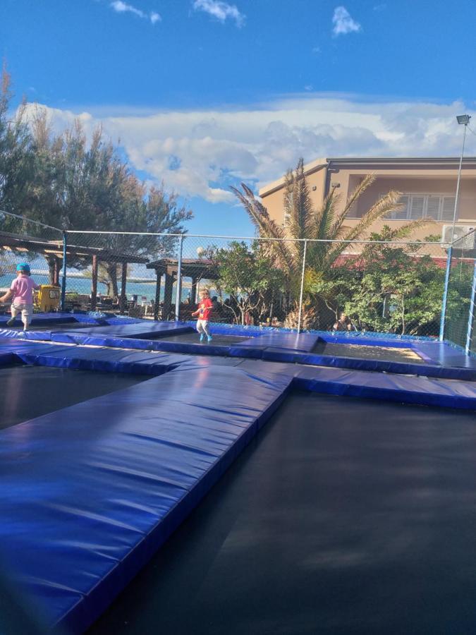 Familien Ferienhaus Vir Croatia 150M Strand Restaurant Einkaufen المظهر الخارجي الصورة