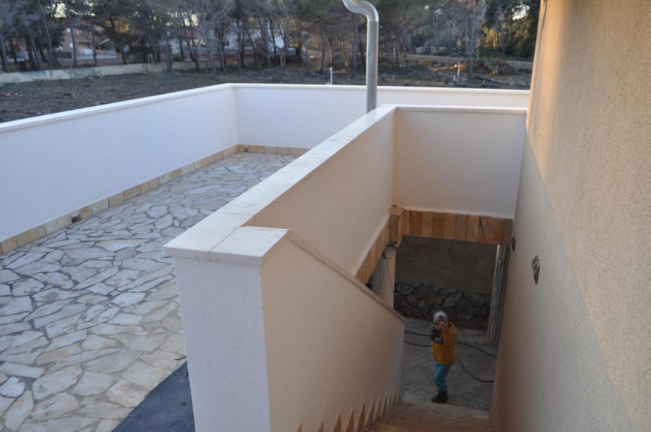 Familien Ferienhaus Vir Croatia 150M Strand Restaurant Einkaufen المظهر الخارجي الصورة